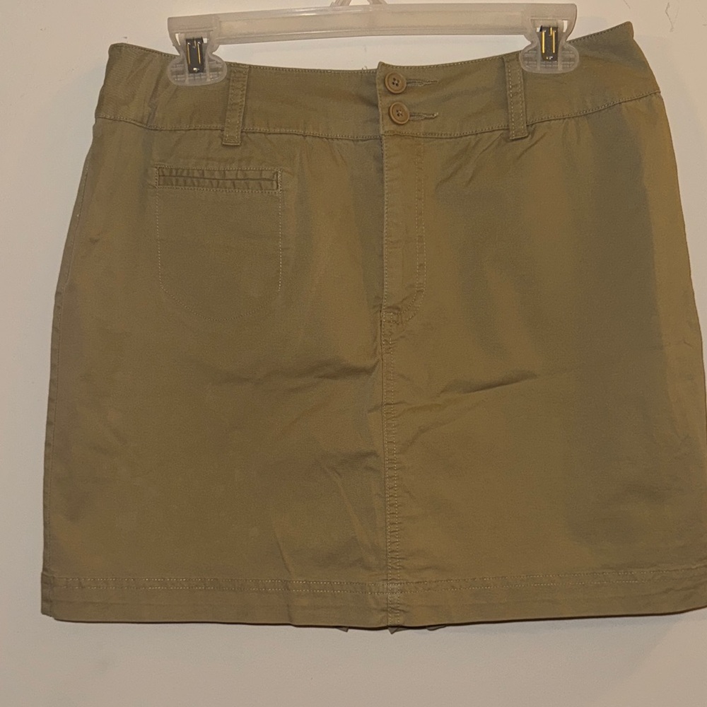 St. John's Bay Tan Stretch Skirt